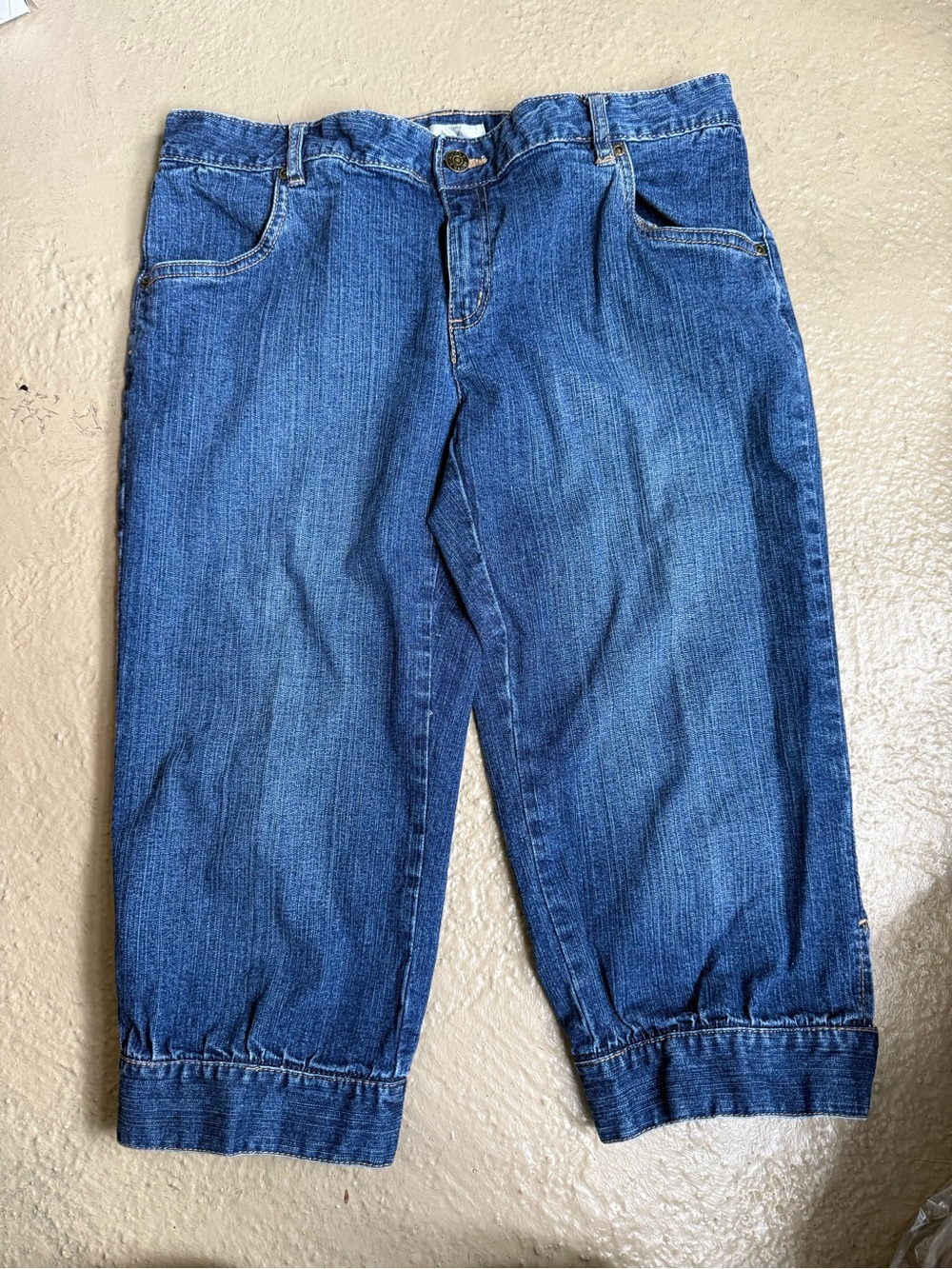 Vtg Metro 7 Women's Mid Blue Denim Capris with Cuffed Hem